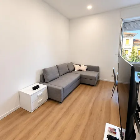 Apartment Host4u- Cadorna Brescia